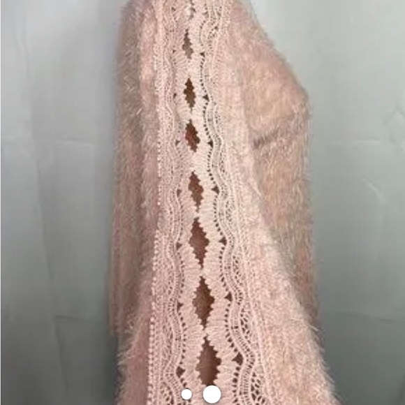 Davi & Dani Lace V Neck Sweater-1XL - Picture 2 of 4